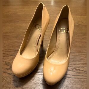 GB Gianni Bini Peach Nude Patent Round-Toe Platform High Heels